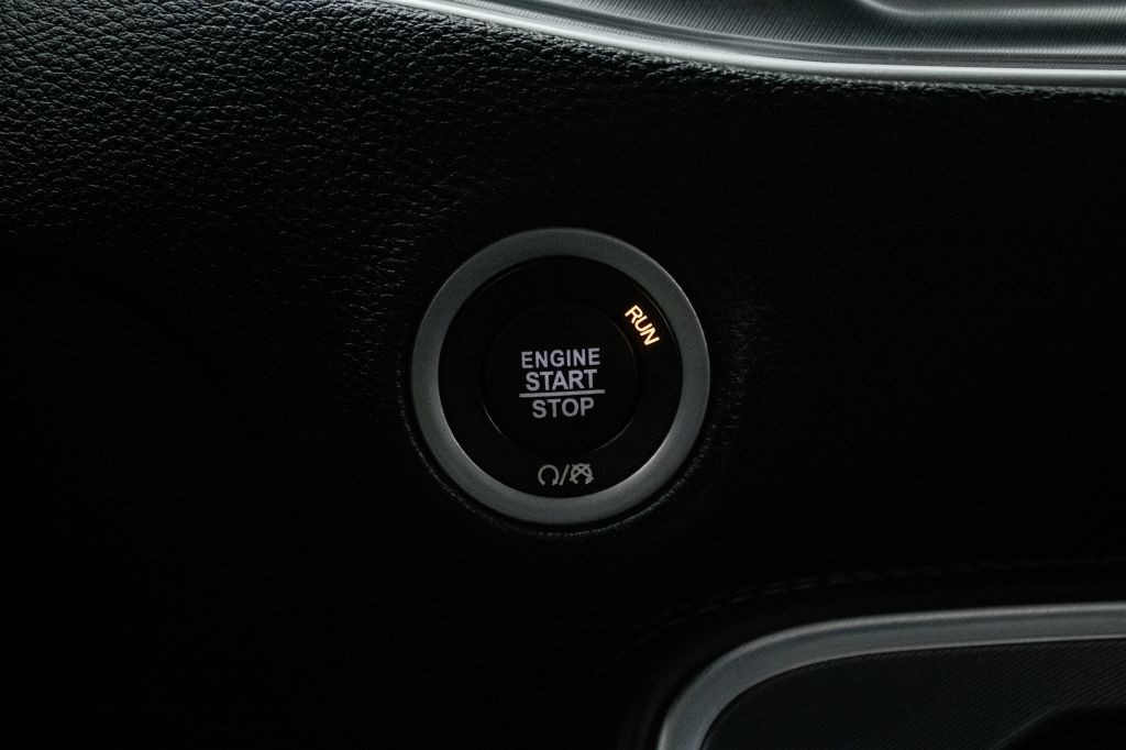 2019 Dodge Challenger Image 25