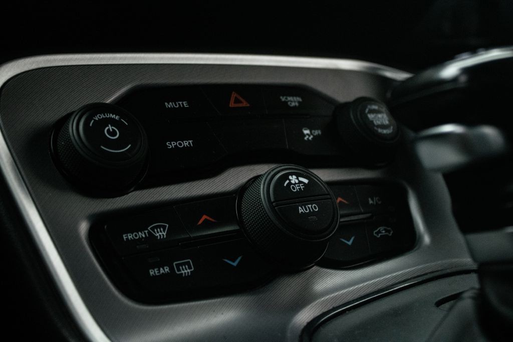 2019 Dodge Challenger Image 26