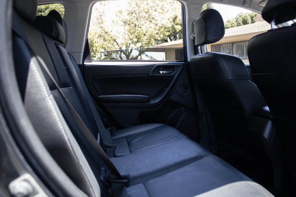 2014 Subaru Forester Image 10