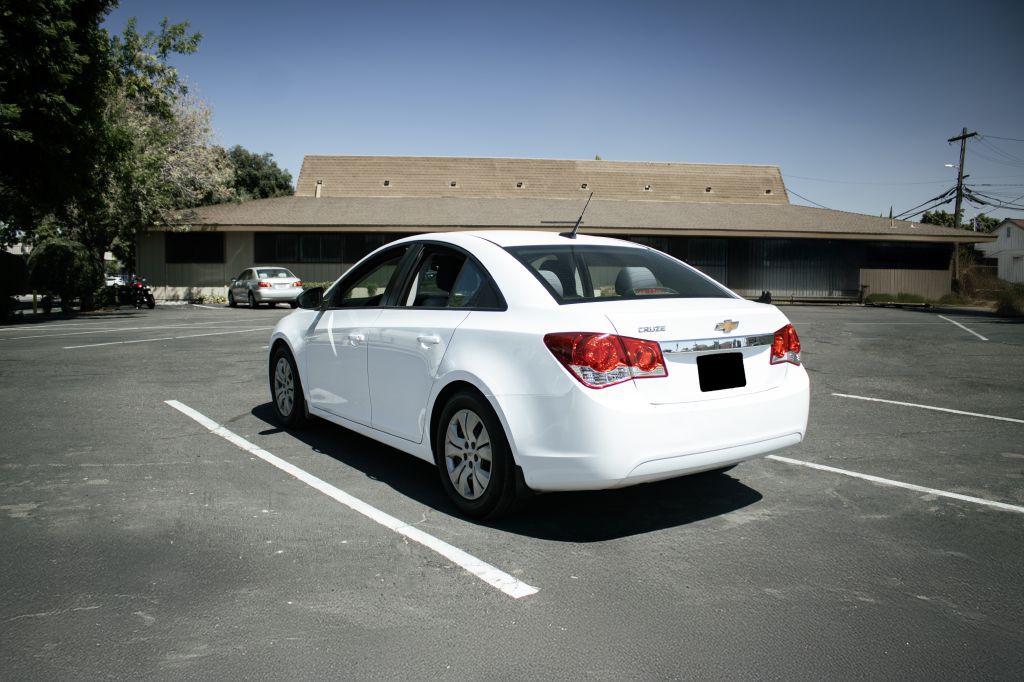 2013 Chevrolet Cruze Image 4