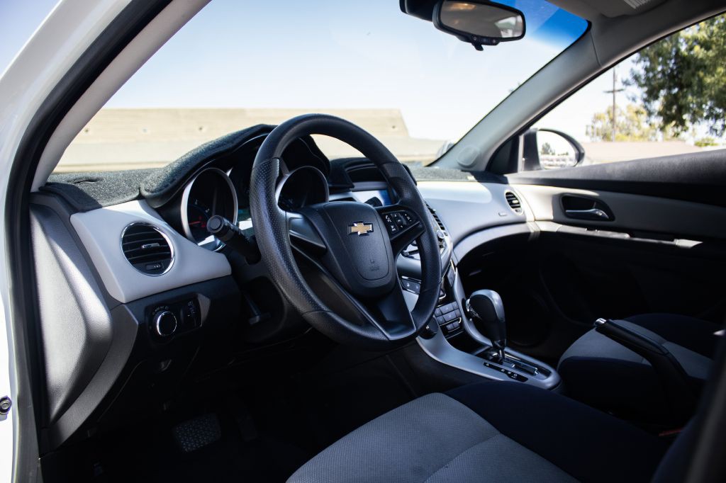 2013 Chevrolet Cruze Image 7