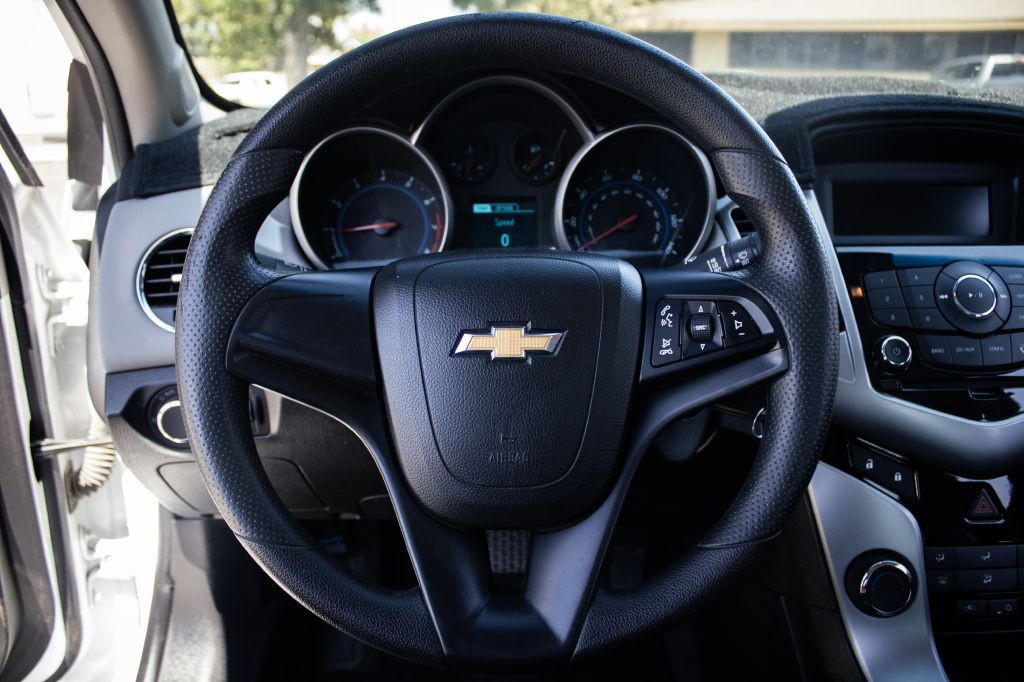 2013 Chevrolet Cruze Image 12