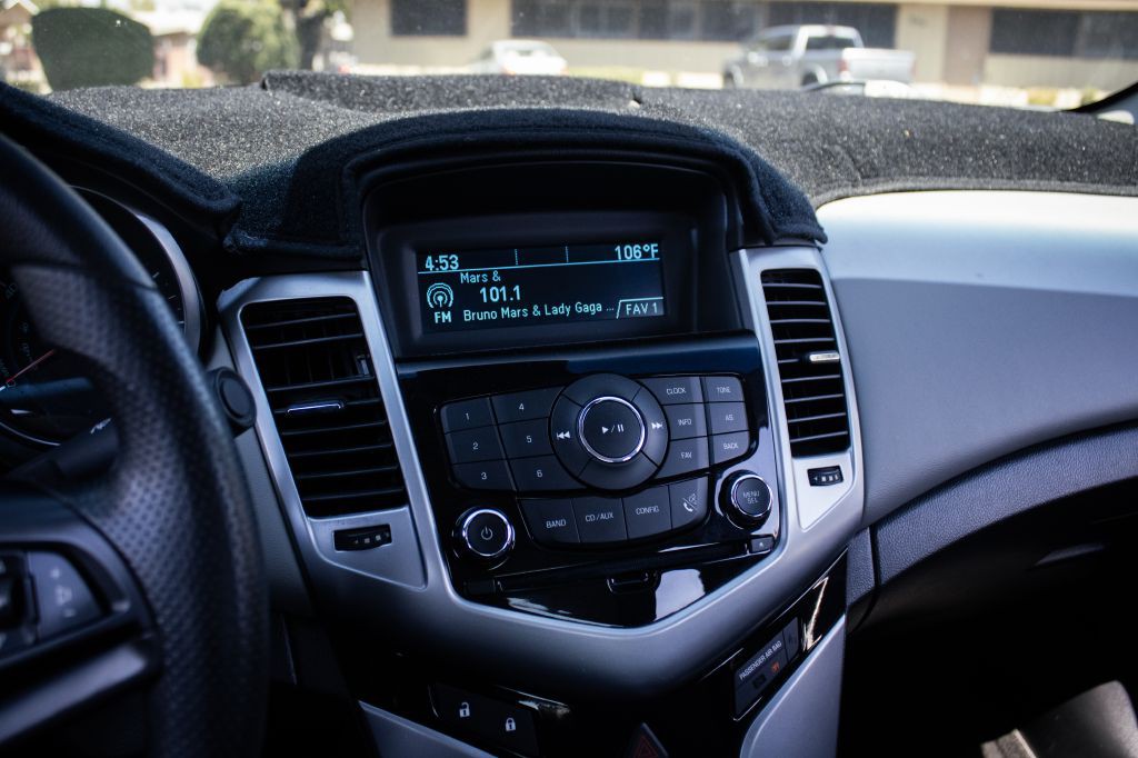 2013 Chevrolet Cruze Image 14