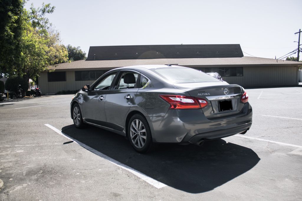 2017 Nissan Altima Image 4