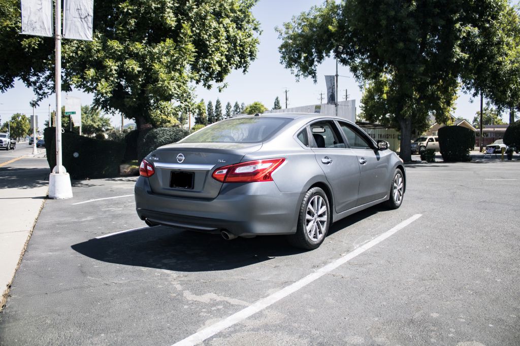 2017 Nissan Altima Image 6
