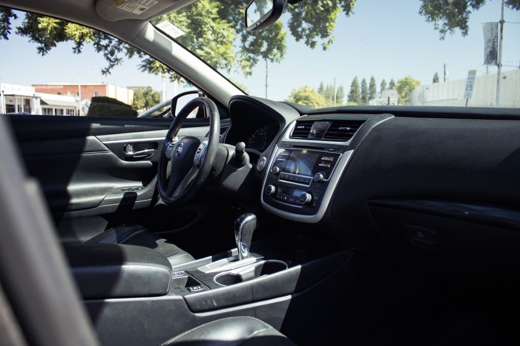 2017 Nissan Altima Image 11