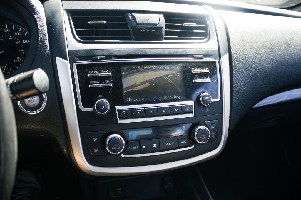 2017 Nissan Altima Image 15
