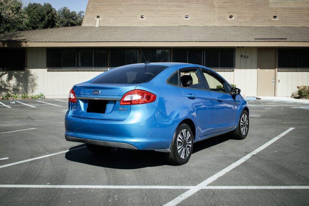 2013 Ford Fiesta Image 6