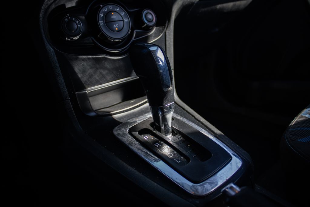 2013 Ford Fiesta Image 14