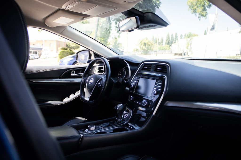 2020 Nissan Maxima Image 11