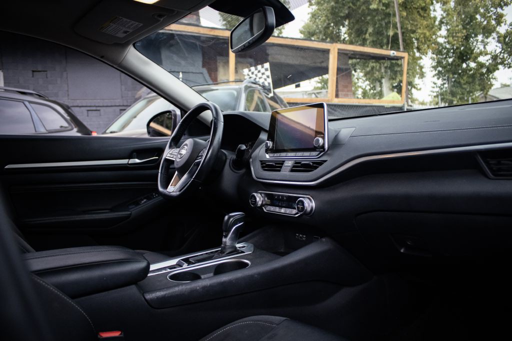 2019 Nissan Altima Image 11