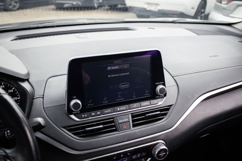 2019 Nissan Altima Image 14