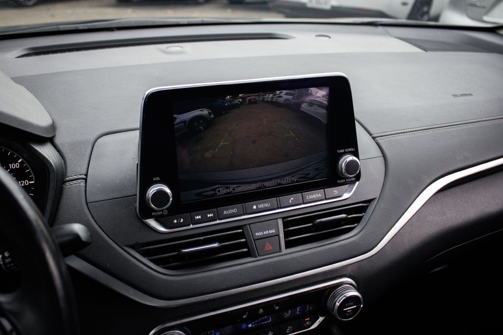 2019 Nissan Altima Image 15