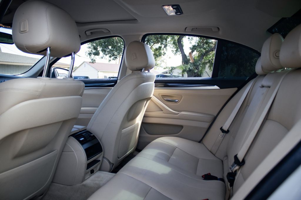 2014 BMW 5 Series Image 8