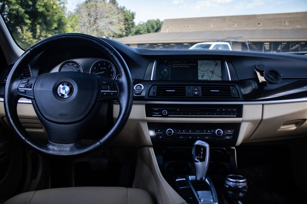 2014 BMW 5 Series Image 10