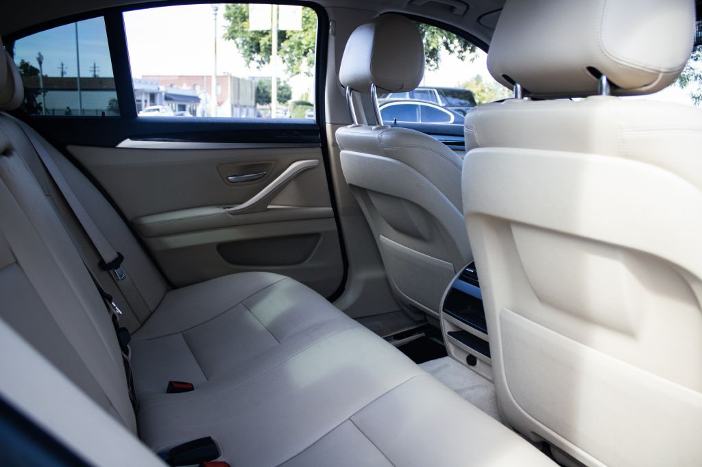 2014 BMW 5 Series Image 11