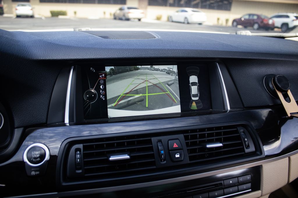 2014 BMW 5 Series Image 16