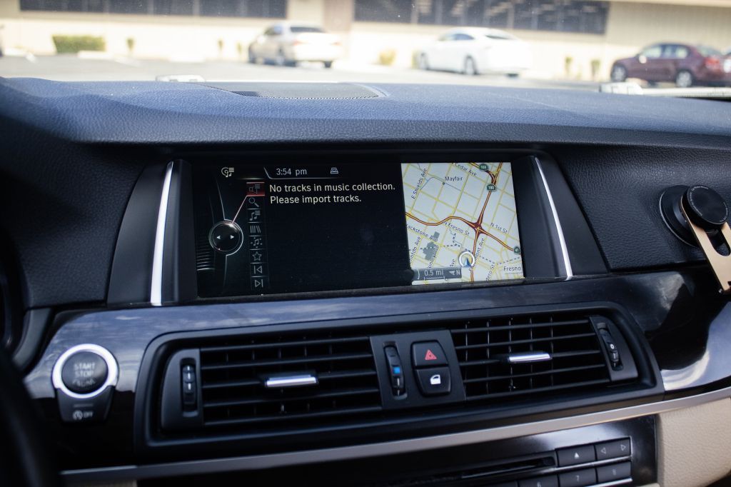 2014 BMW 5 Series Image 15