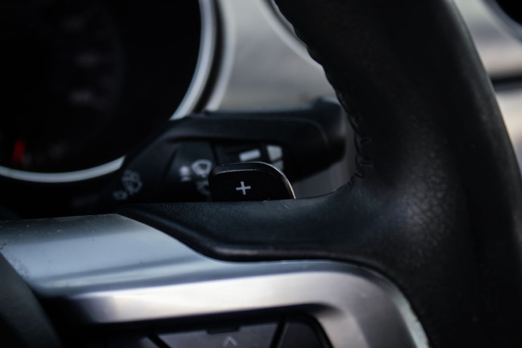 2019 Ford Mustang Image 16
