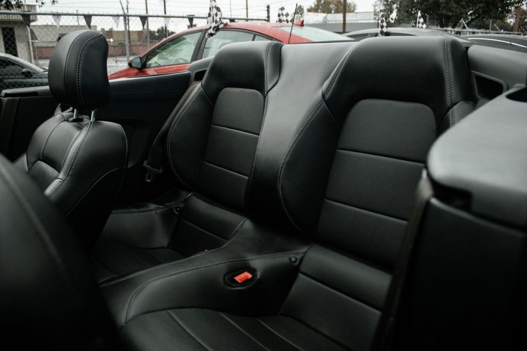 2019 Ford Mustang Image 9