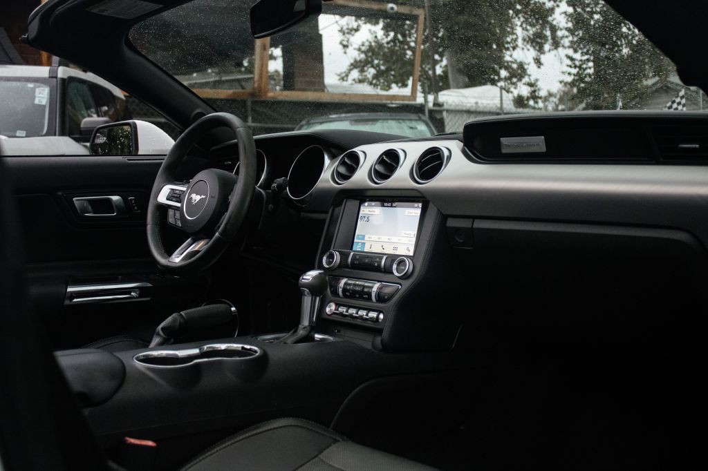 2019 Ford Mustang Image 11