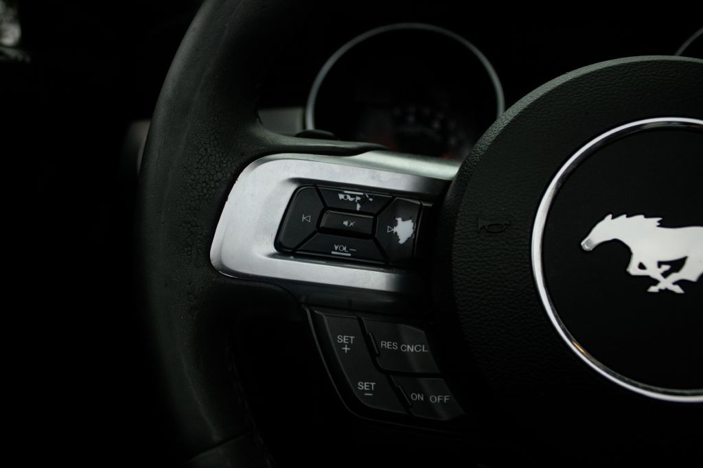 2019 Ford Mustang Image 28