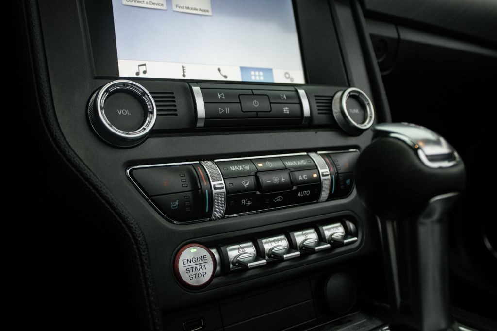 2019 Ford Mustang Image 37