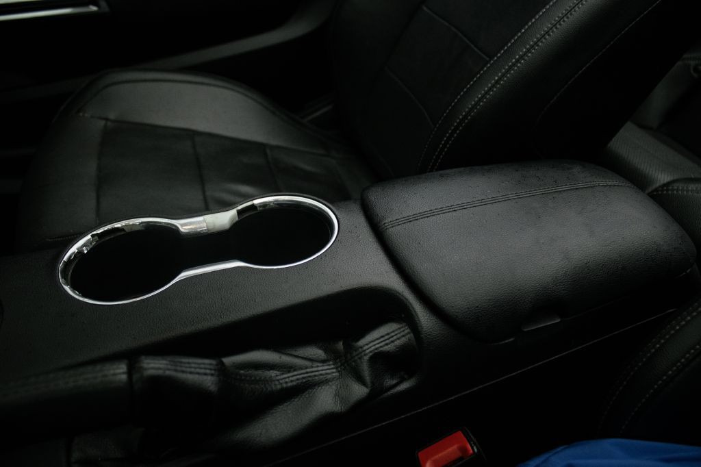 2019 Ford Mustang Image 38