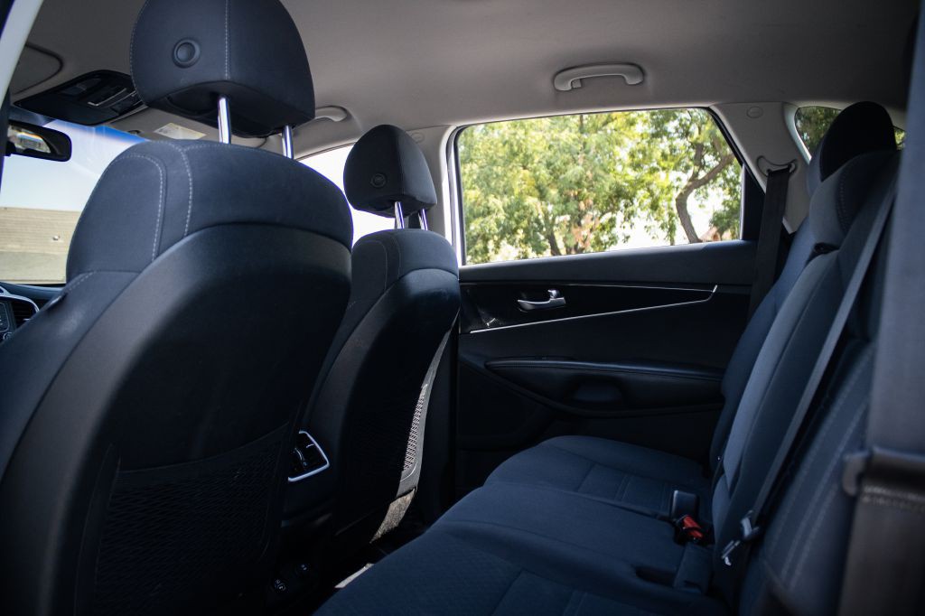 2018 Kia Sorento Image 9