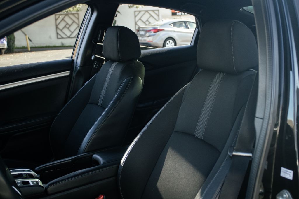 2020 Honda Civic Image 23