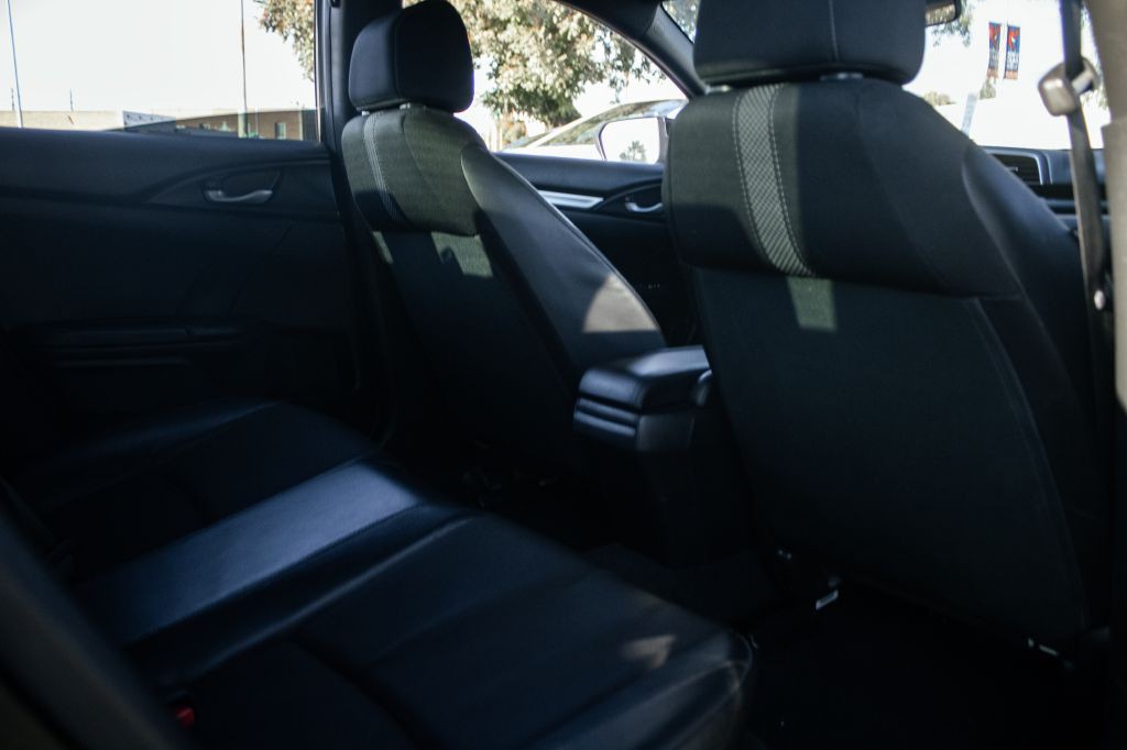 2020 Honda Civic Image 30