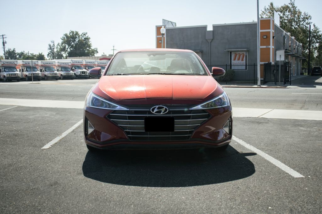 2020 Hyundai Elantra Image 2
