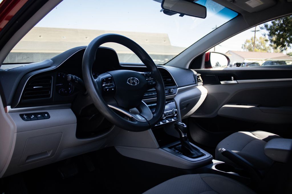 2020 Hyundai Elantra Image 7