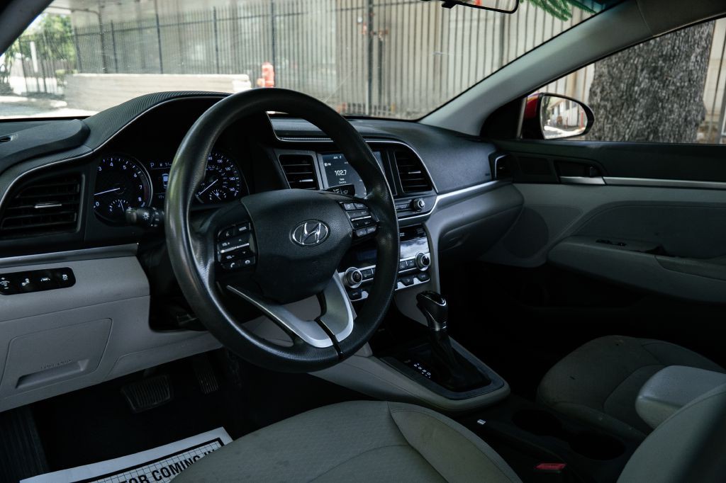 2020 Hyundai Elantra Image 13