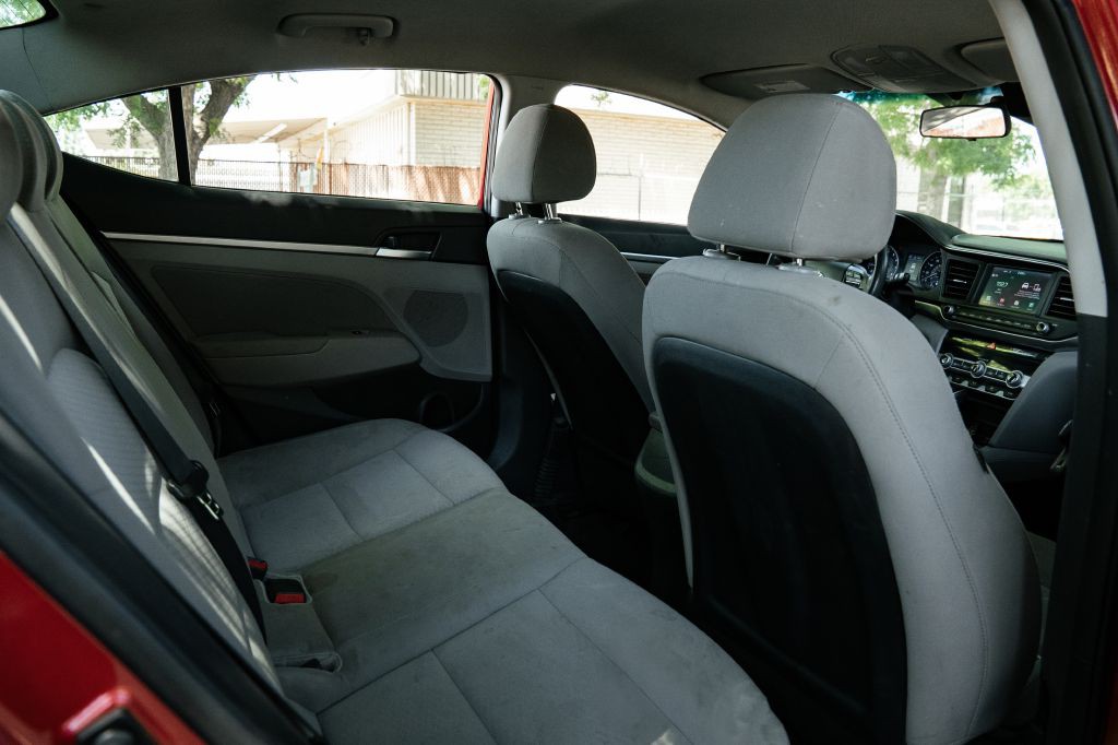 2020 Hyundai Elantra Image 16