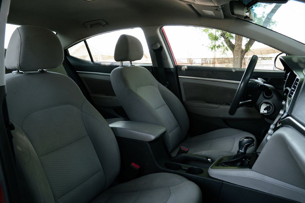 2020 Hyundai Elantra Image 19