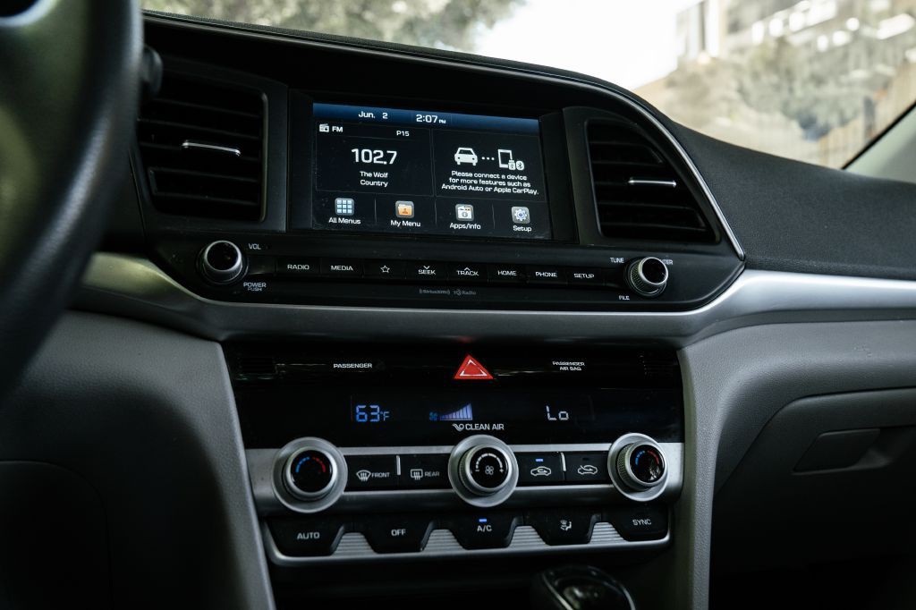 2020 Hyundai Elantra Image 26