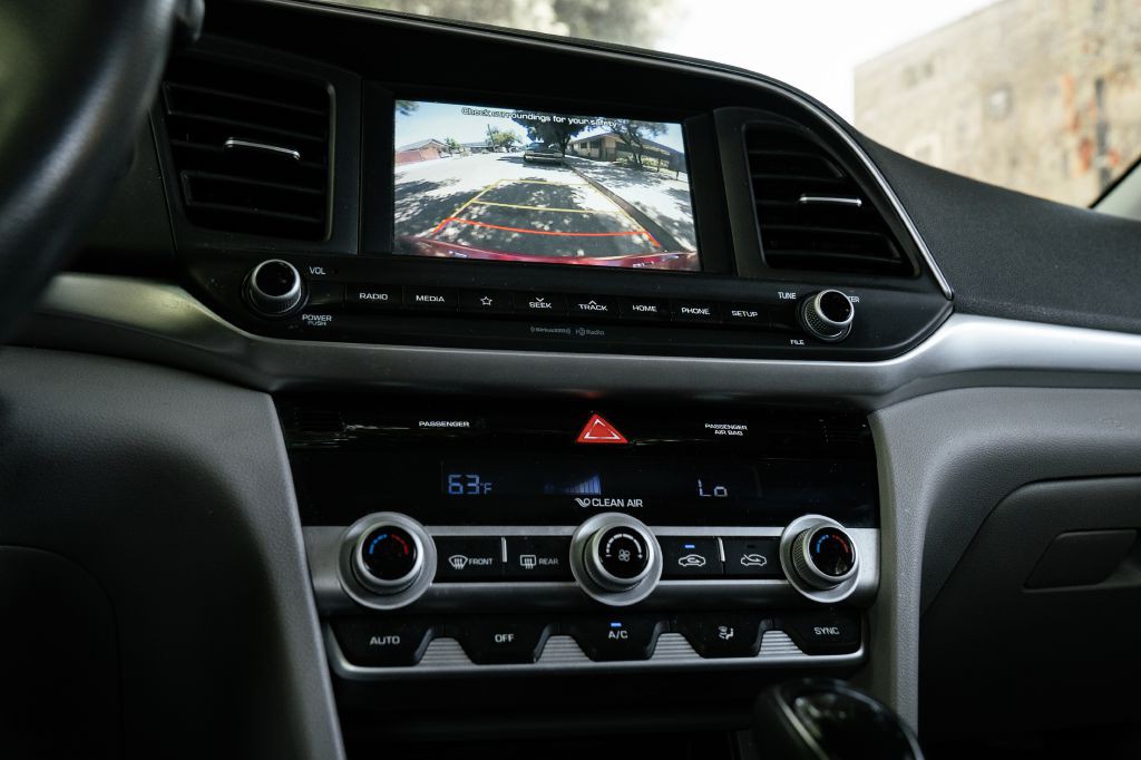 2020 Hyundai Elantra Image 27