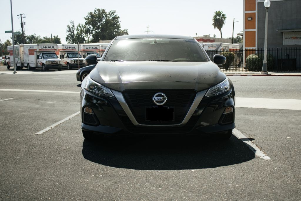 2019 Nissan Altima Image 2