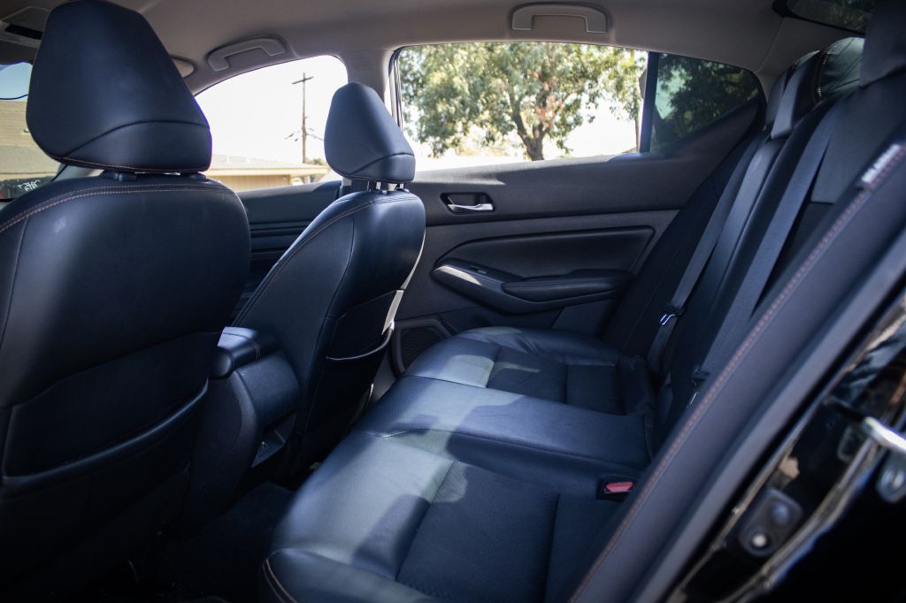 2019 Nissan Altima Image 9
