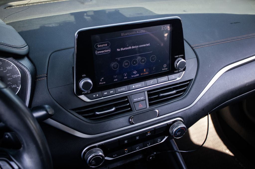 2019 Nissan Altima Image 16