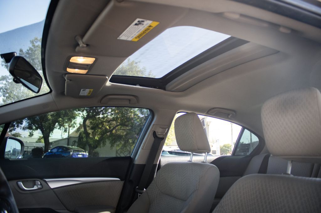 2015 Honda Civic Image 18