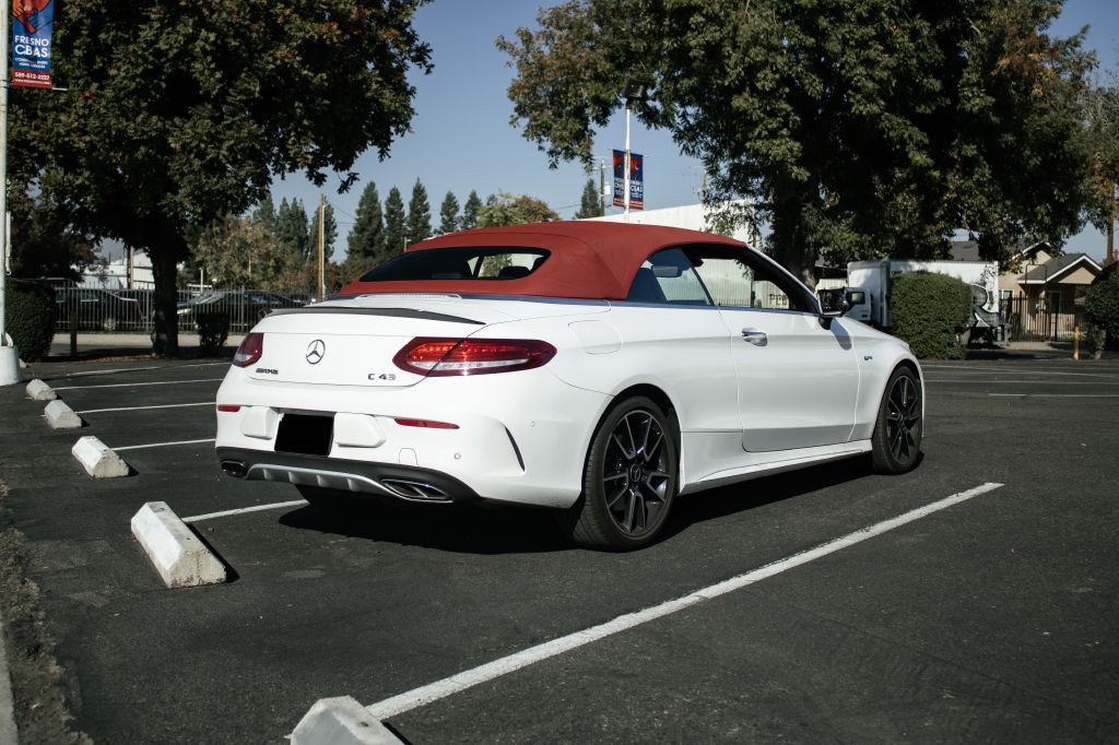2017 Mercedes-Benz C-Class Image 9