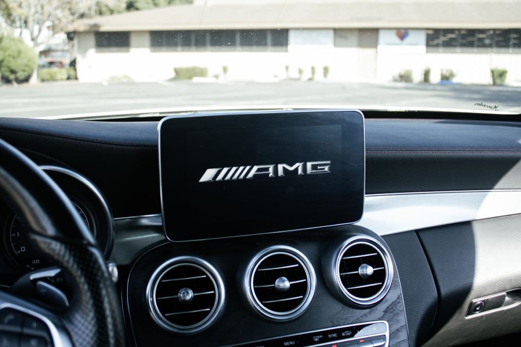 2017 Mercedes-Benz C-Class Image 21