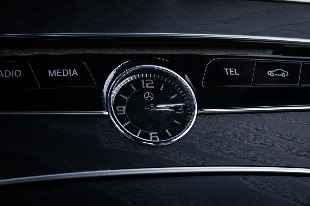 2017 Mercedes-Benz C-Class Image 32