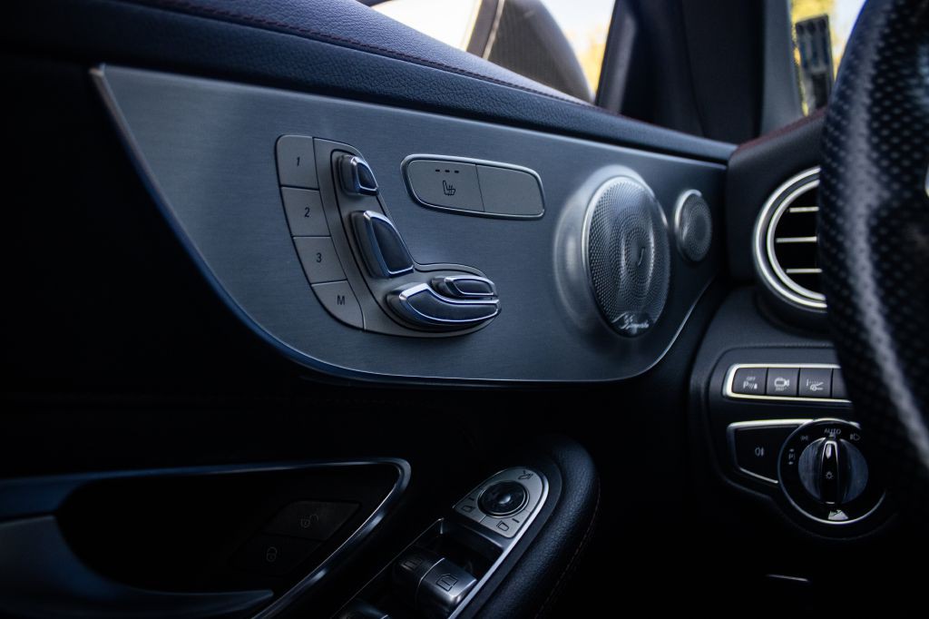 2017 Mercedes-Benz C-Class Image 33