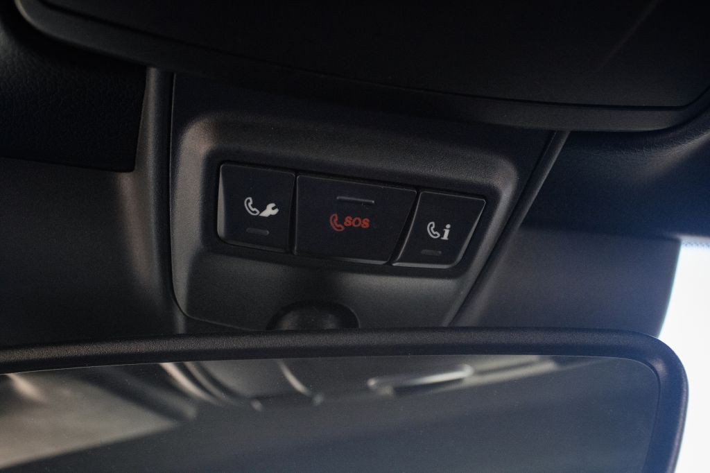 2017 Mercedes-Benz C-Class Image 35