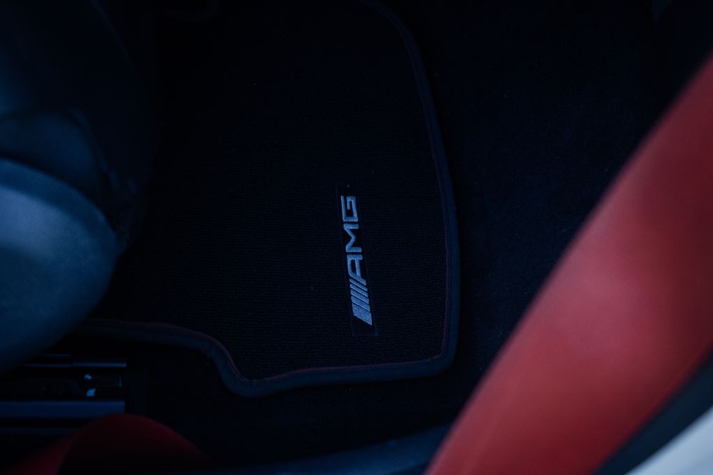 2017 Mercedes-Benz C-Class Image 40