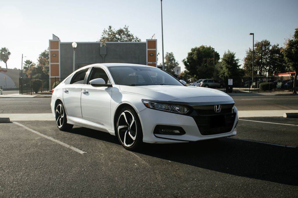 2018 Honda Accord Image 2
