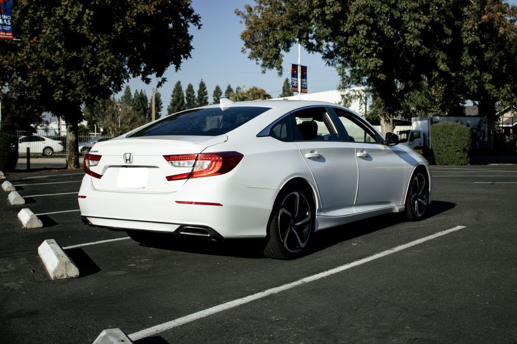 2018 Honda Accord Image 9